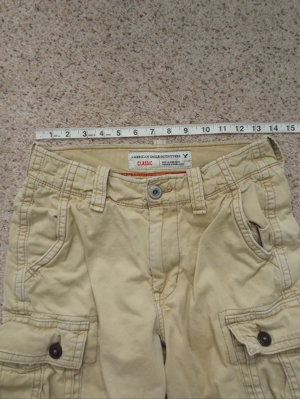 2 Pairs Of American Eagle Size 28 Classic & Cargo - Picture 5 of 10